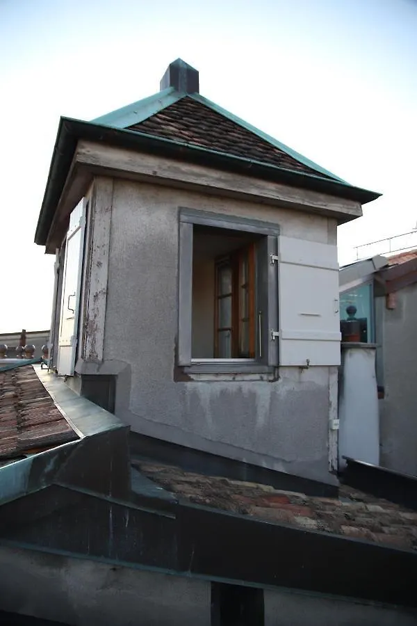 Modern Apartment With A View Of The Jet D'Eau Geneva